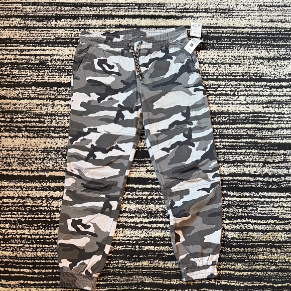 Ecko Unlimited Other - Ecko Unlimited Gray Camouflage Joggers
